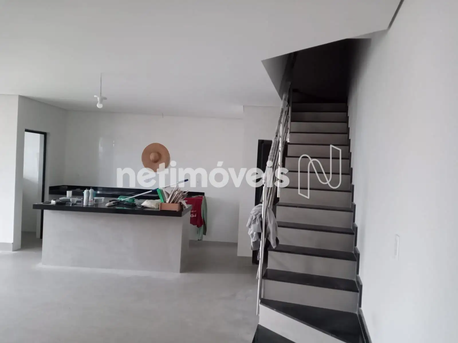 Escada e Bancada Sala