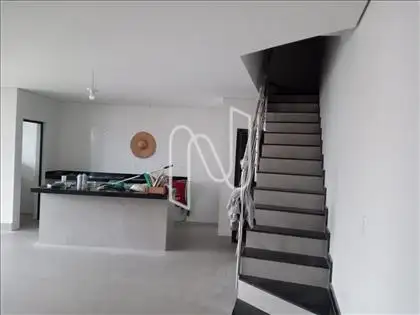 Escada e Bancada Sala 
