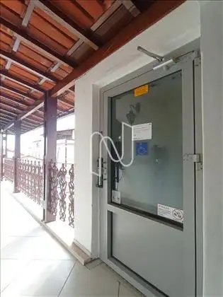  Elevador de carga e PNE