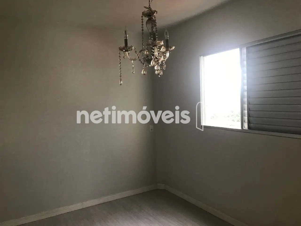 Parede e Janela Quarto 02