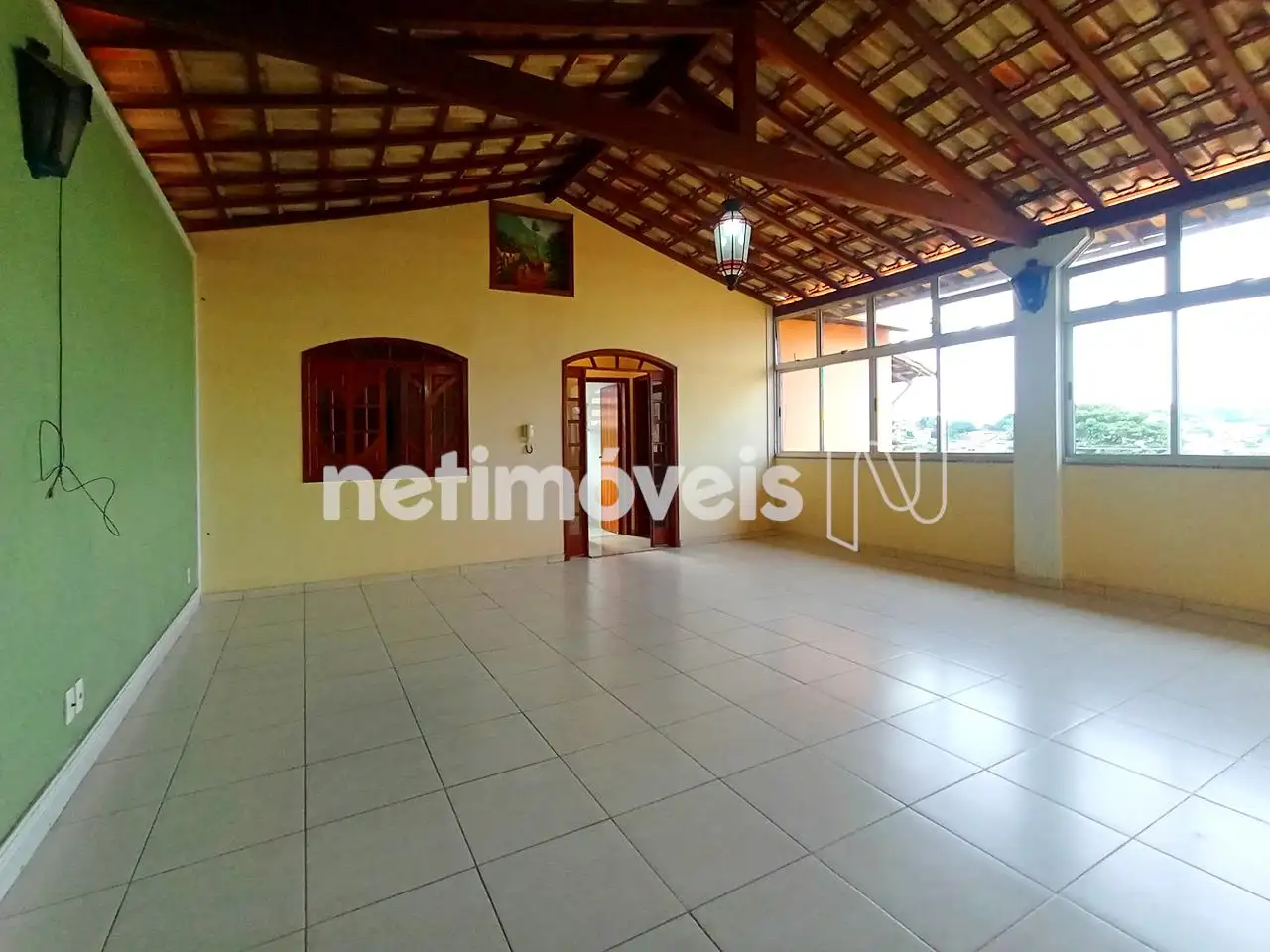 Salão para tv, jantar e cozinha americana