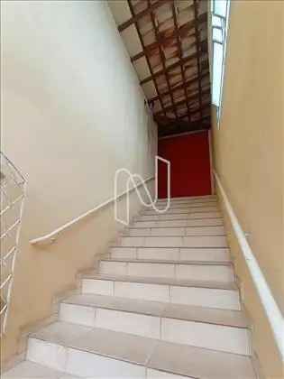  Escada de acesso ao 2º pavimento