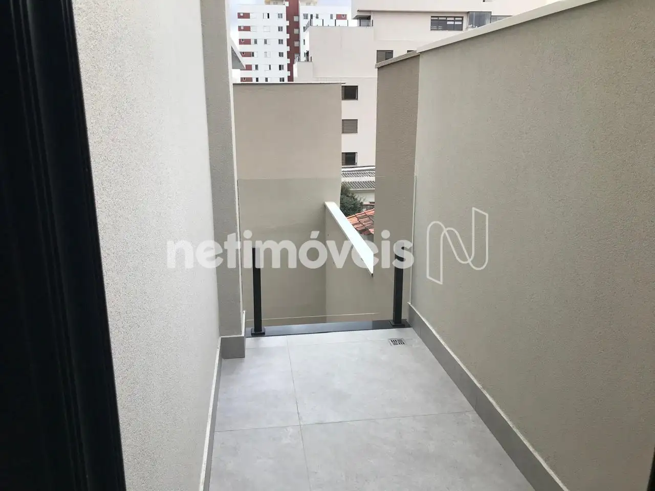 Varanda Quarto 04 Fundos 