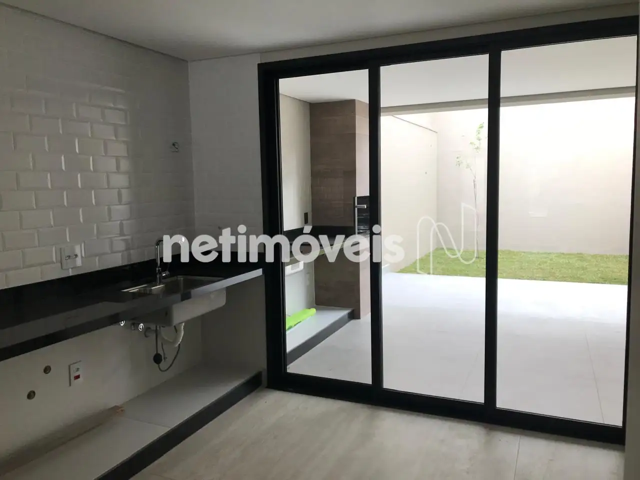 Pia e Porta de Vidro Cozinha 