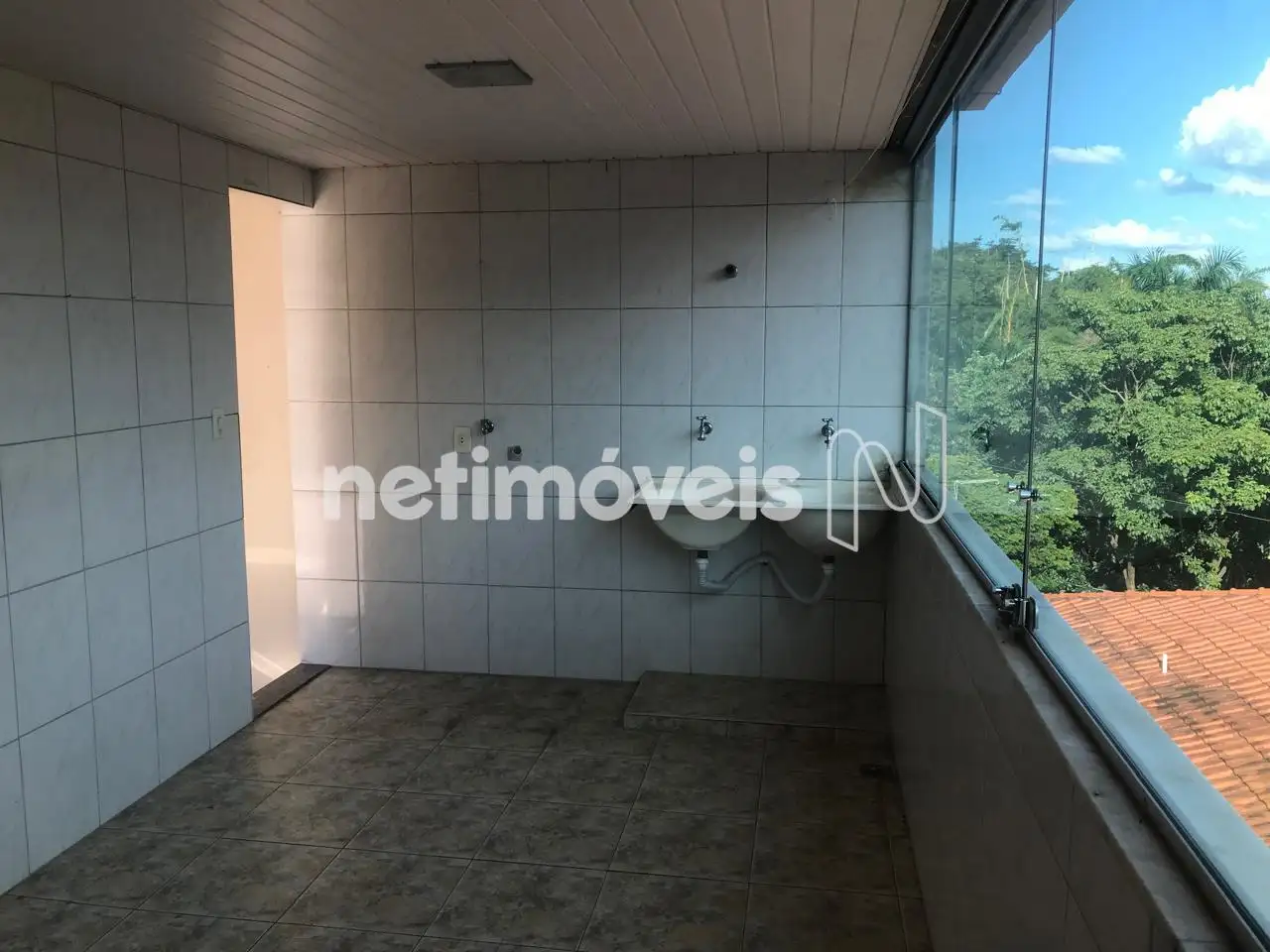 janela área de serviço