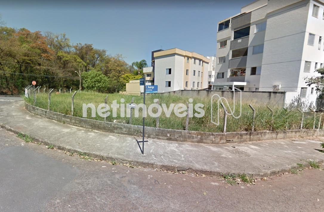 Vista lateral do lote