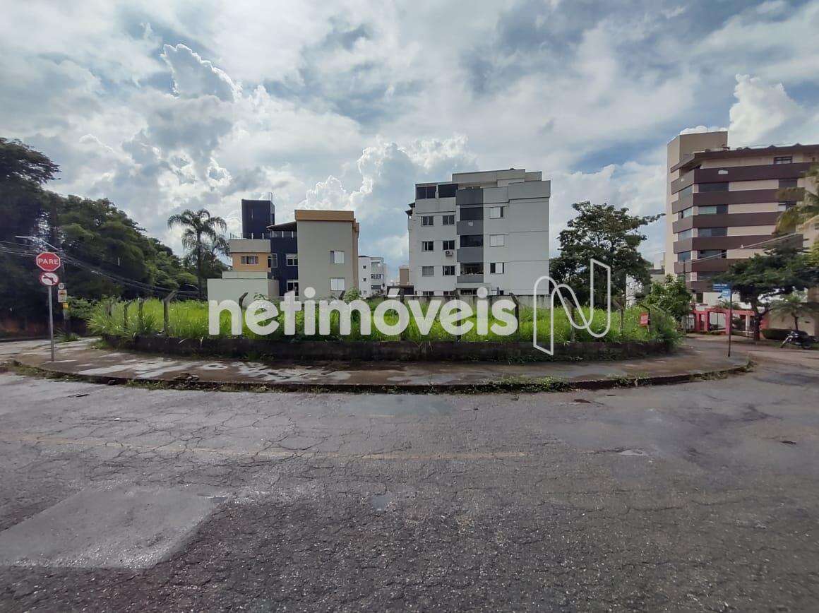 Vista frontal do lote