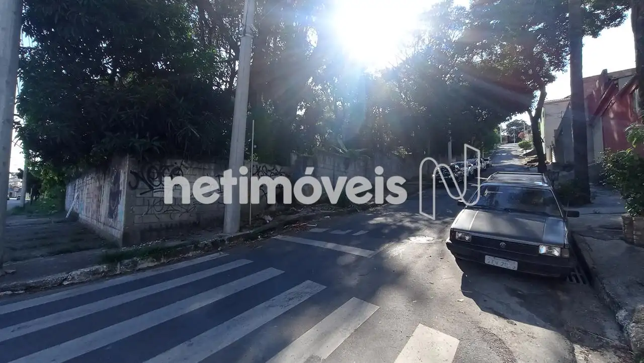 Vista da frente murada