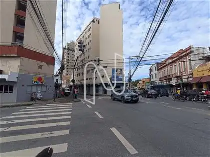 Vista do cruzamento em frente 