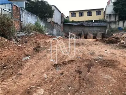 Fundos Terreno