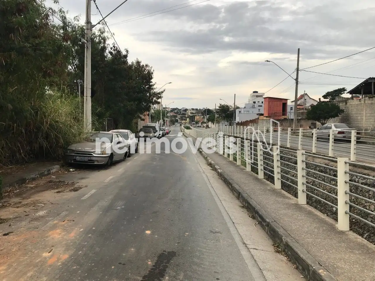 Rua Frente lote Lado Esquerdo