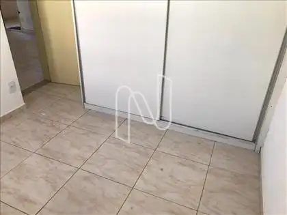Piso e Armário quarto 01 