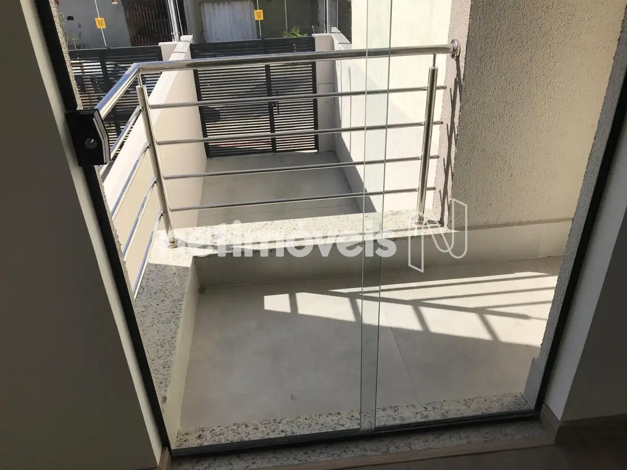 Varanda Quarto 01 Frente Casa