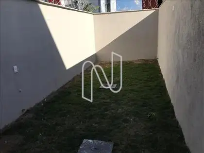 Área Livre Fundos