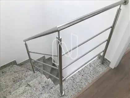 Corrimão E Escada 