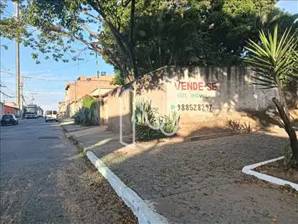  ESQUINA COM A PRAÇA HELE AMARAL  VALADÃO  ESQUINA COM A PRAÇA HELE AMARAL  VALADÃO 