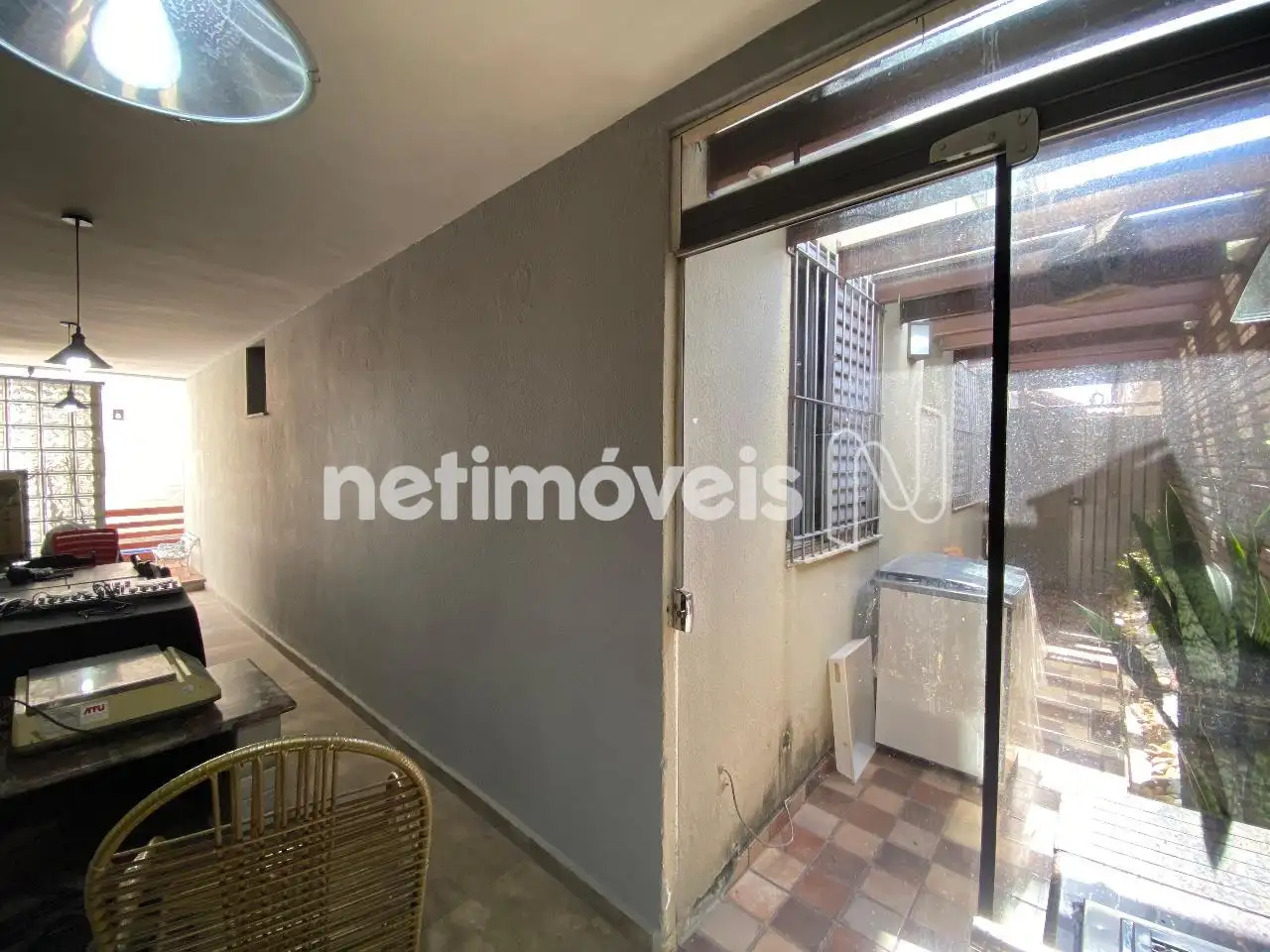 Saída para área de Serviço