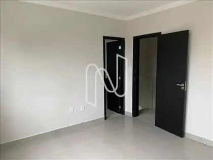 Porta e Suíte Quarto 03 