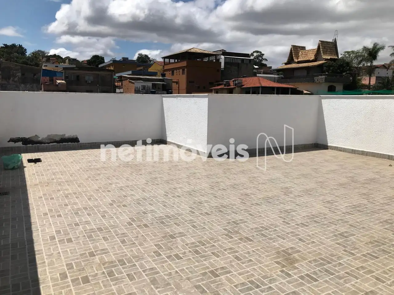 Área Livre Cobertura 