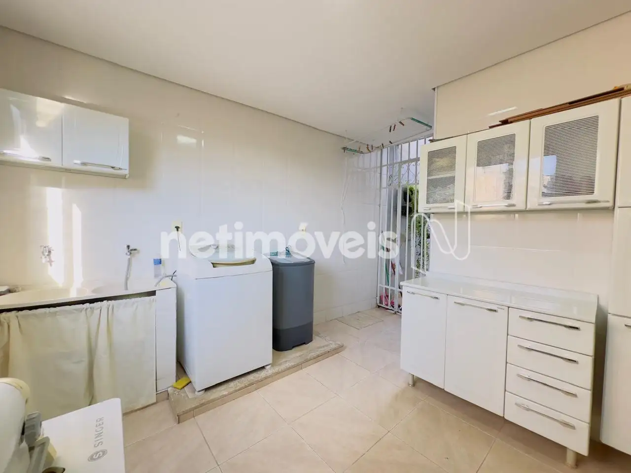 ÁREA DE SERVIÇO CASA 2