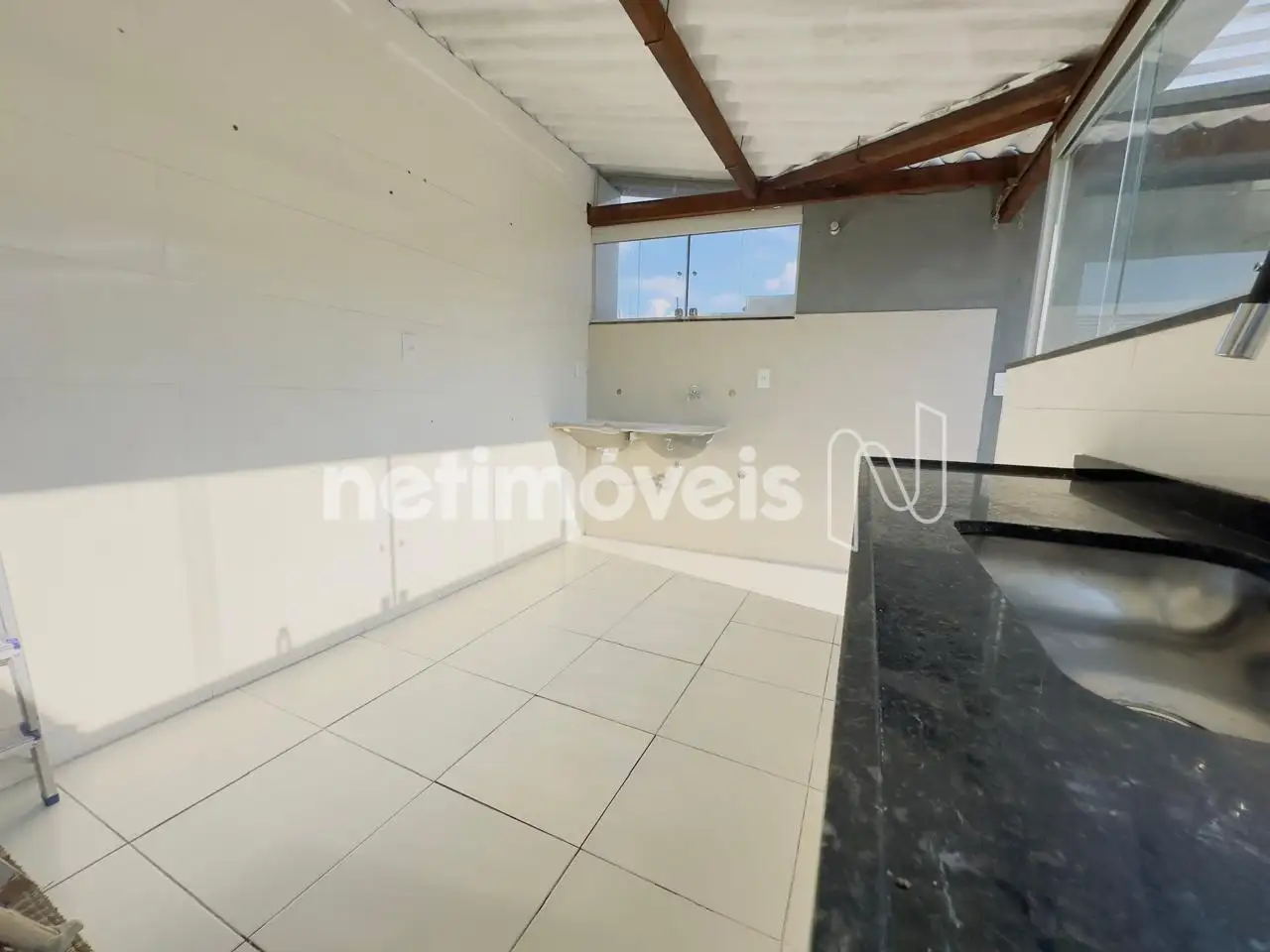 ÁREA DE SERVIÇO CASA 1