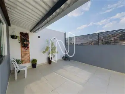   ÁREA CASA 1