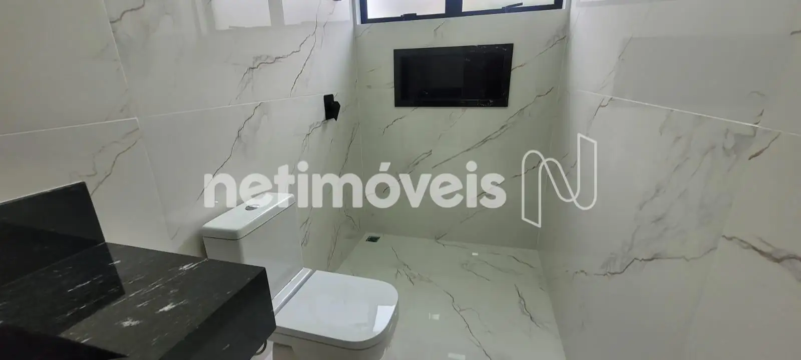 Parede e Piso Banho Social 