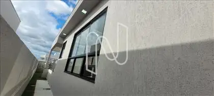 Lateral Casa  