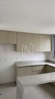 Cozinha com Armários 