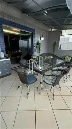 Cobertura com telhado retrátil 