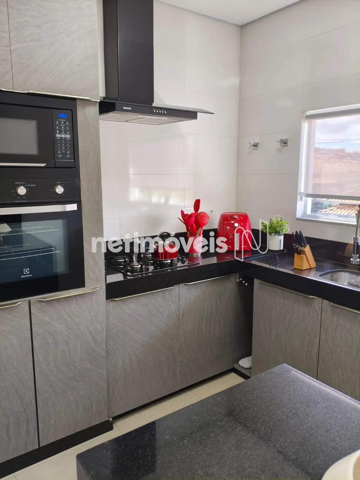 Armários e Parede Cozinha 