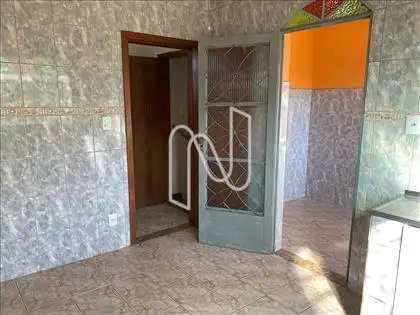 Entra Cozinha e Entrada Área de Serviço 