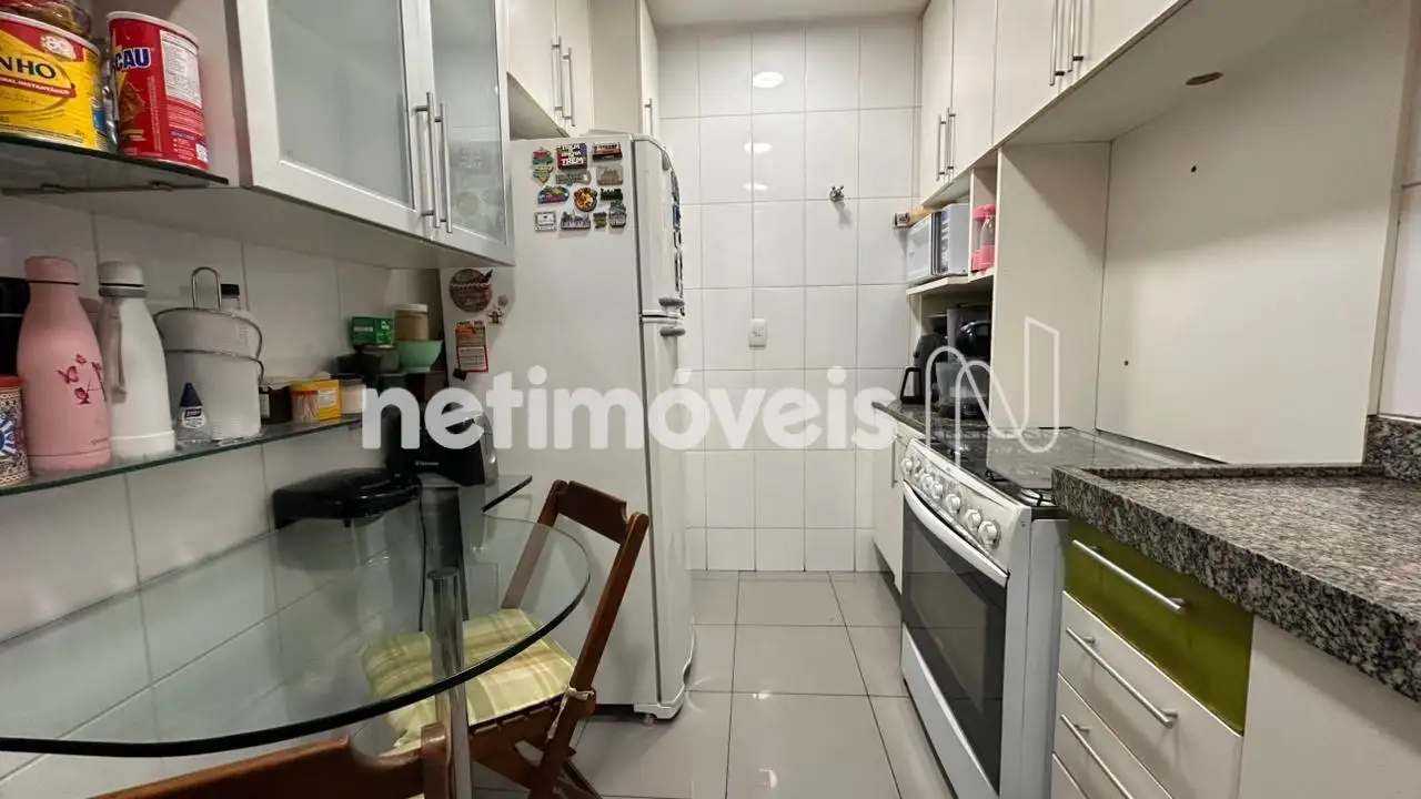 Cozinha com armários
