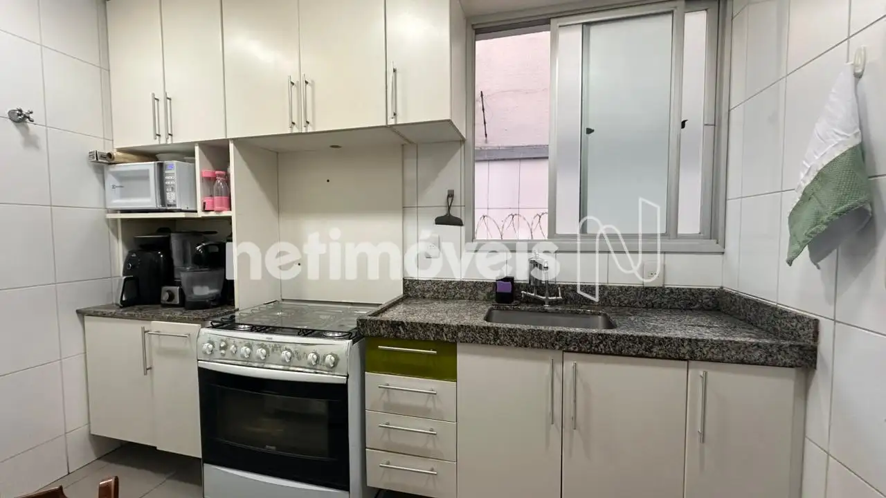 Cozinha com armários
