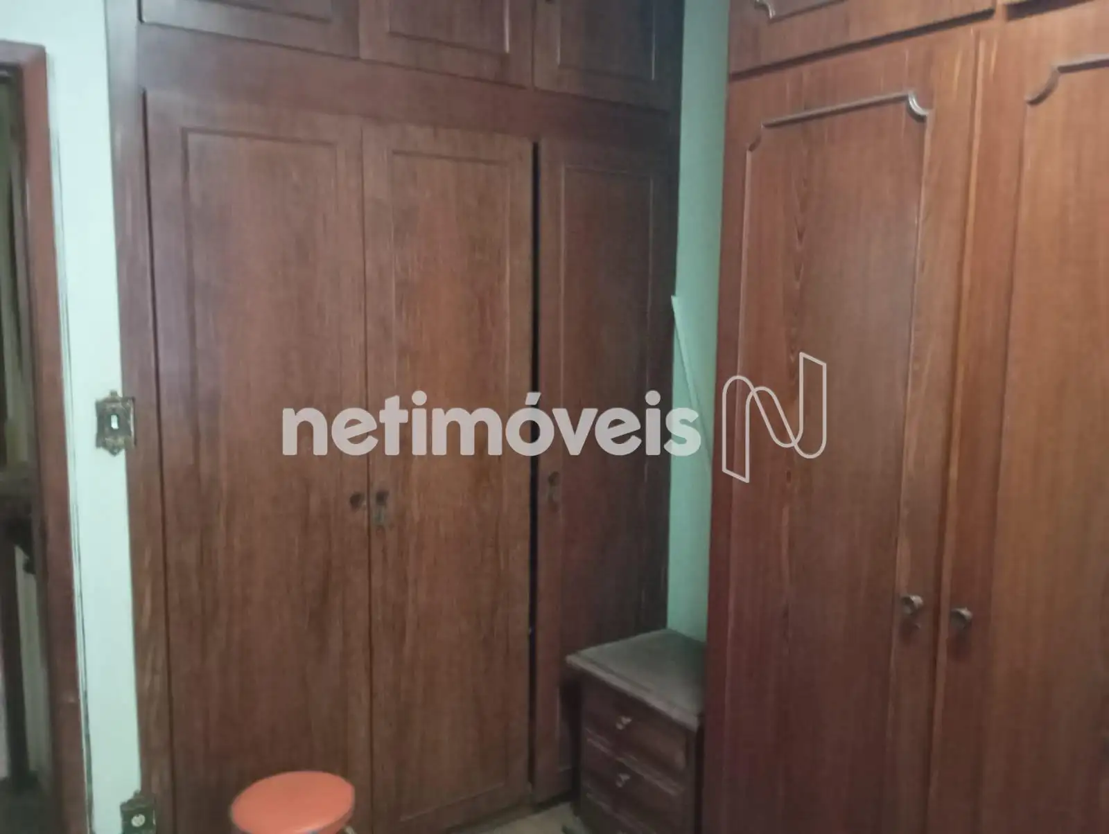 QUARTOS COM ARMÁRIOS