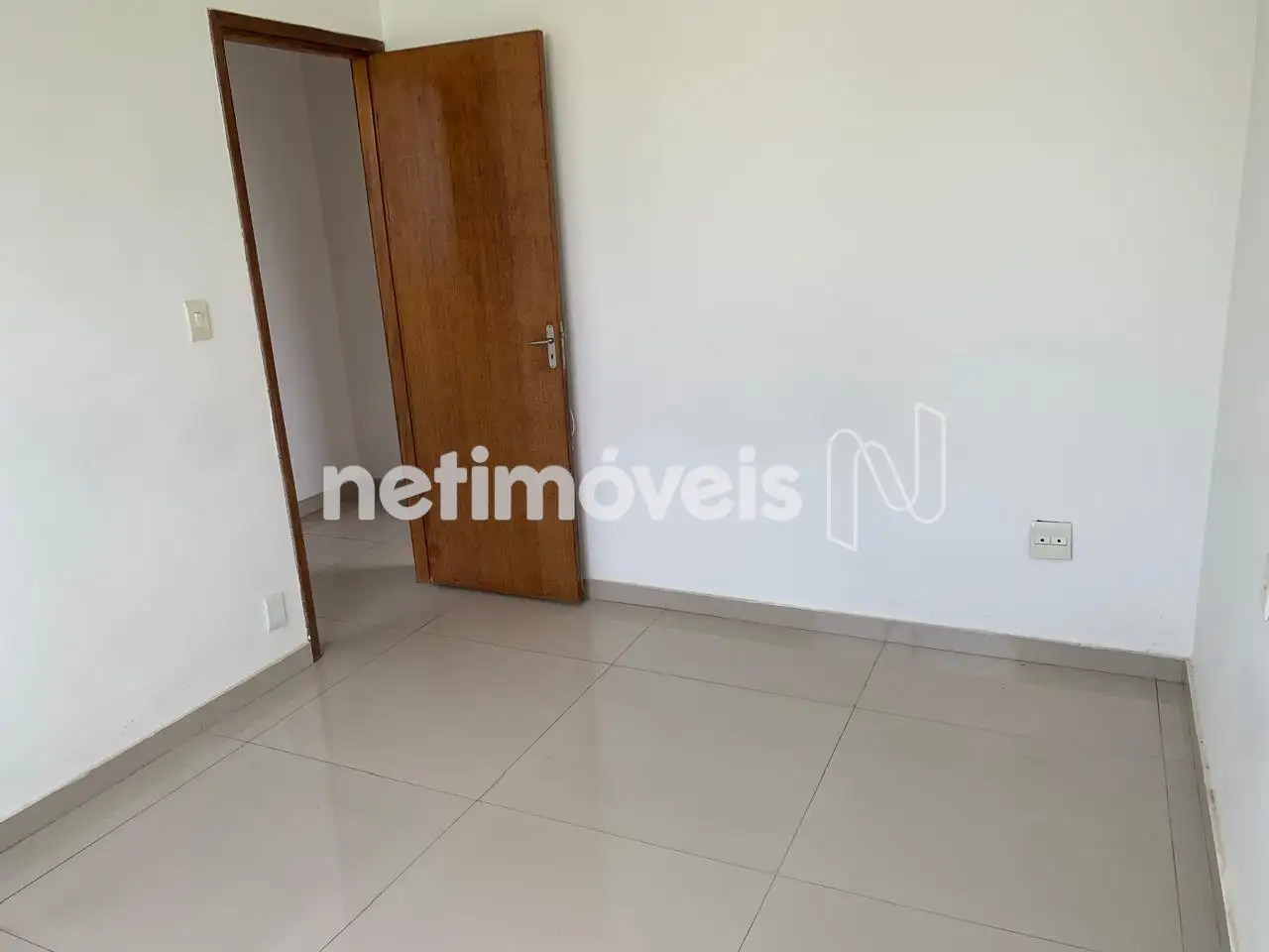 Entrada Quarto 02