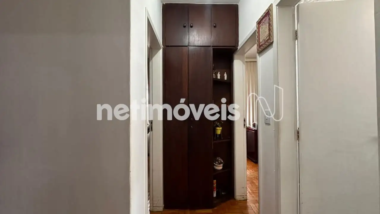 Hall com Rouparia