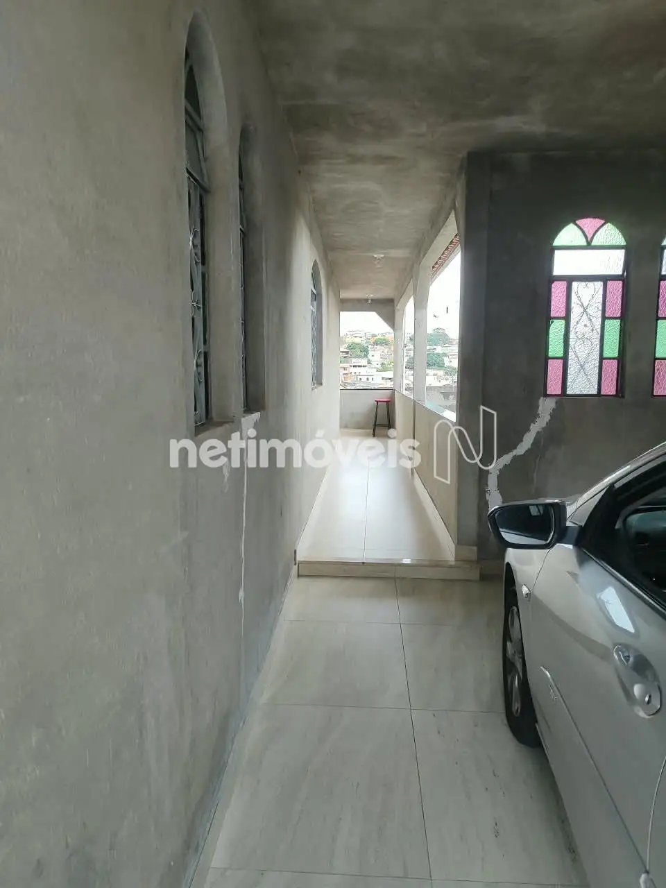 Garagem e acesso lateral