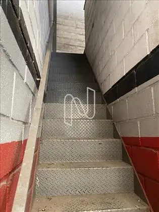  Escada para Mezzanino