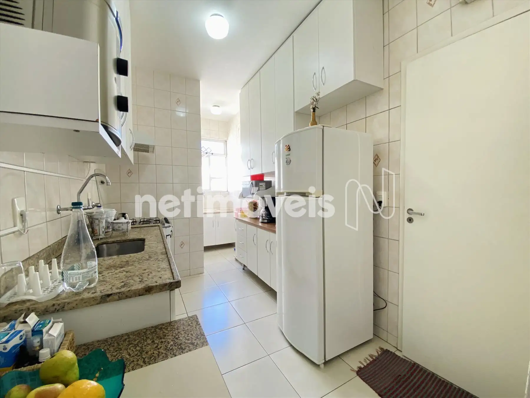 Cozinha --> Área de Serviço