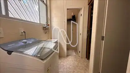 Área de Serviço Ampla 