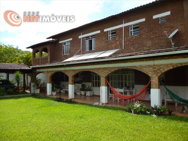 Área gramada + varanda + ou - 30M² da casa