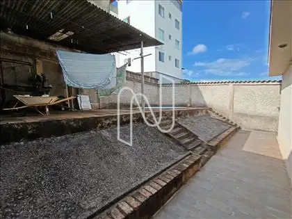  ÁREA PISCINA 