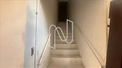 escada acesso ao segundo andar