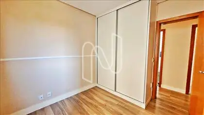 quarto 1 com armário 