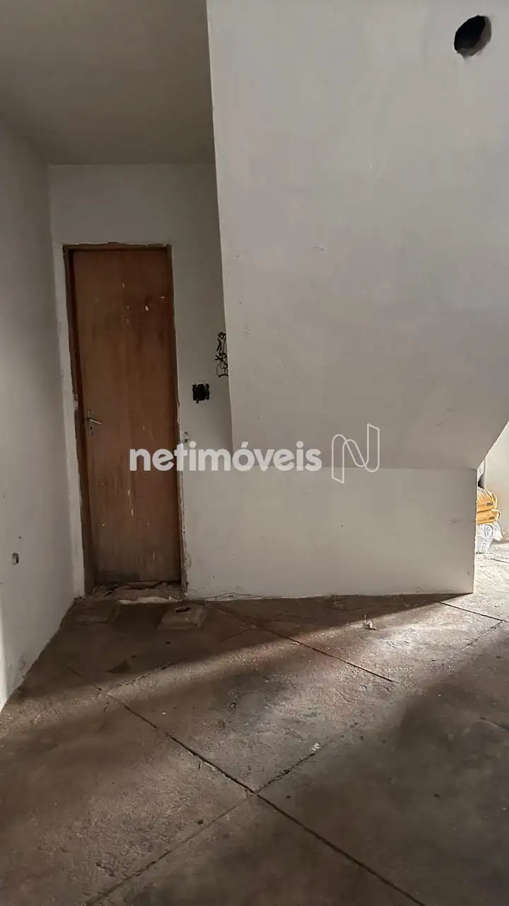 QUARTO DE DESPEJO NA GARAGEM