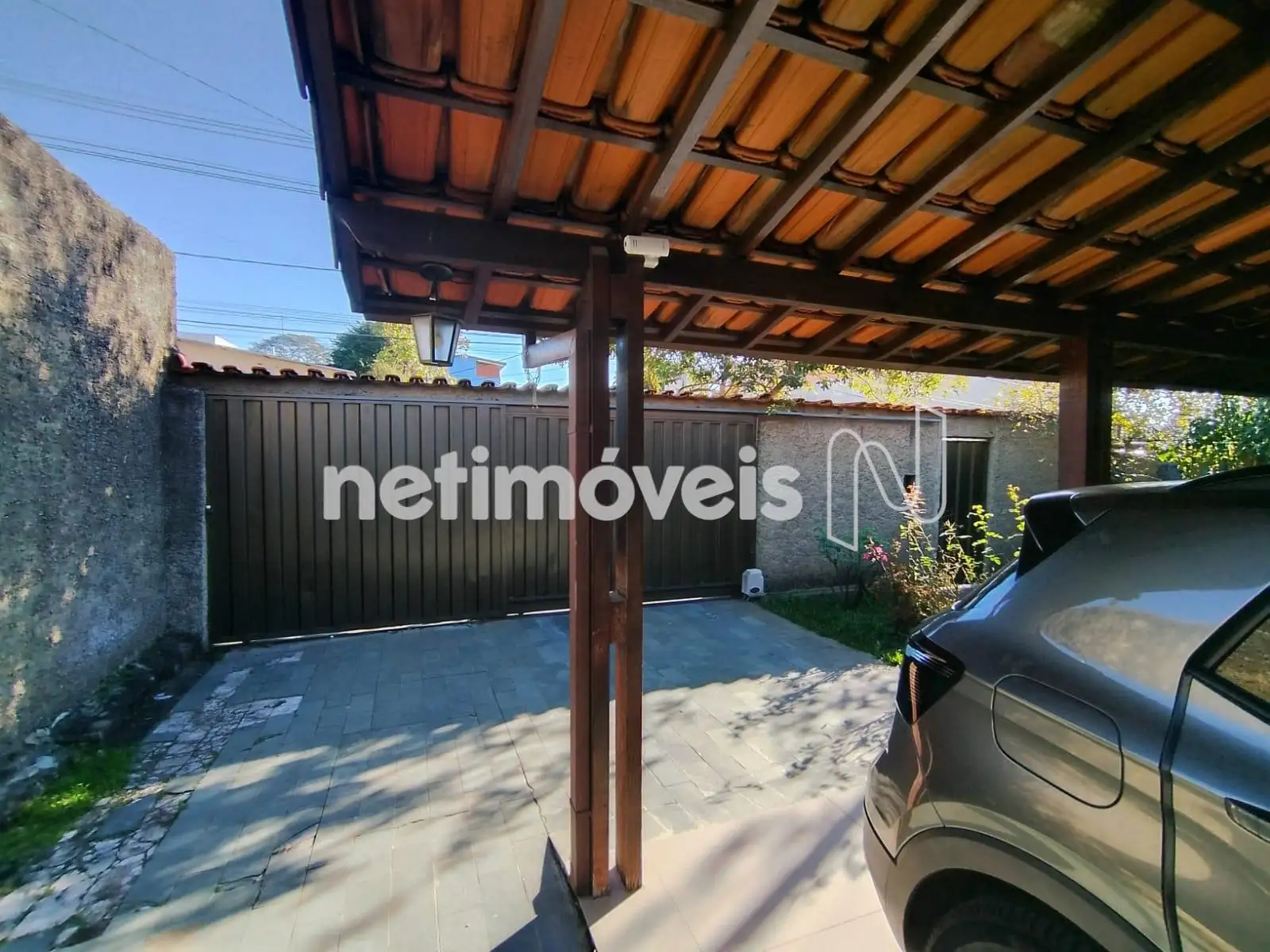 Vista interna - portão garagem