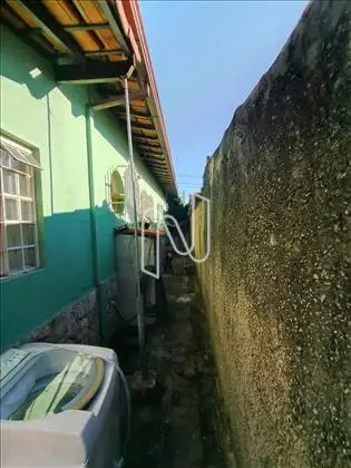 Área de serviço / acesso lateral 