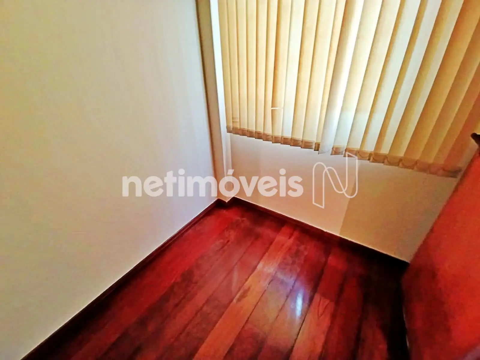 quarto de emprego