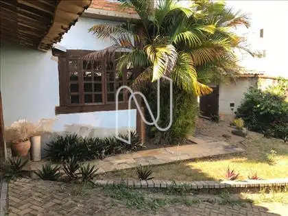 Lateral Casa  